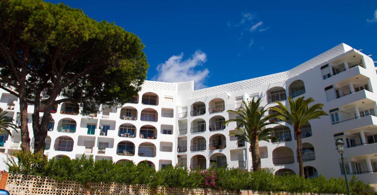 Modern Apartment Stunning Sea Views And Pool نيرخا المظهر الخارجي الصورة