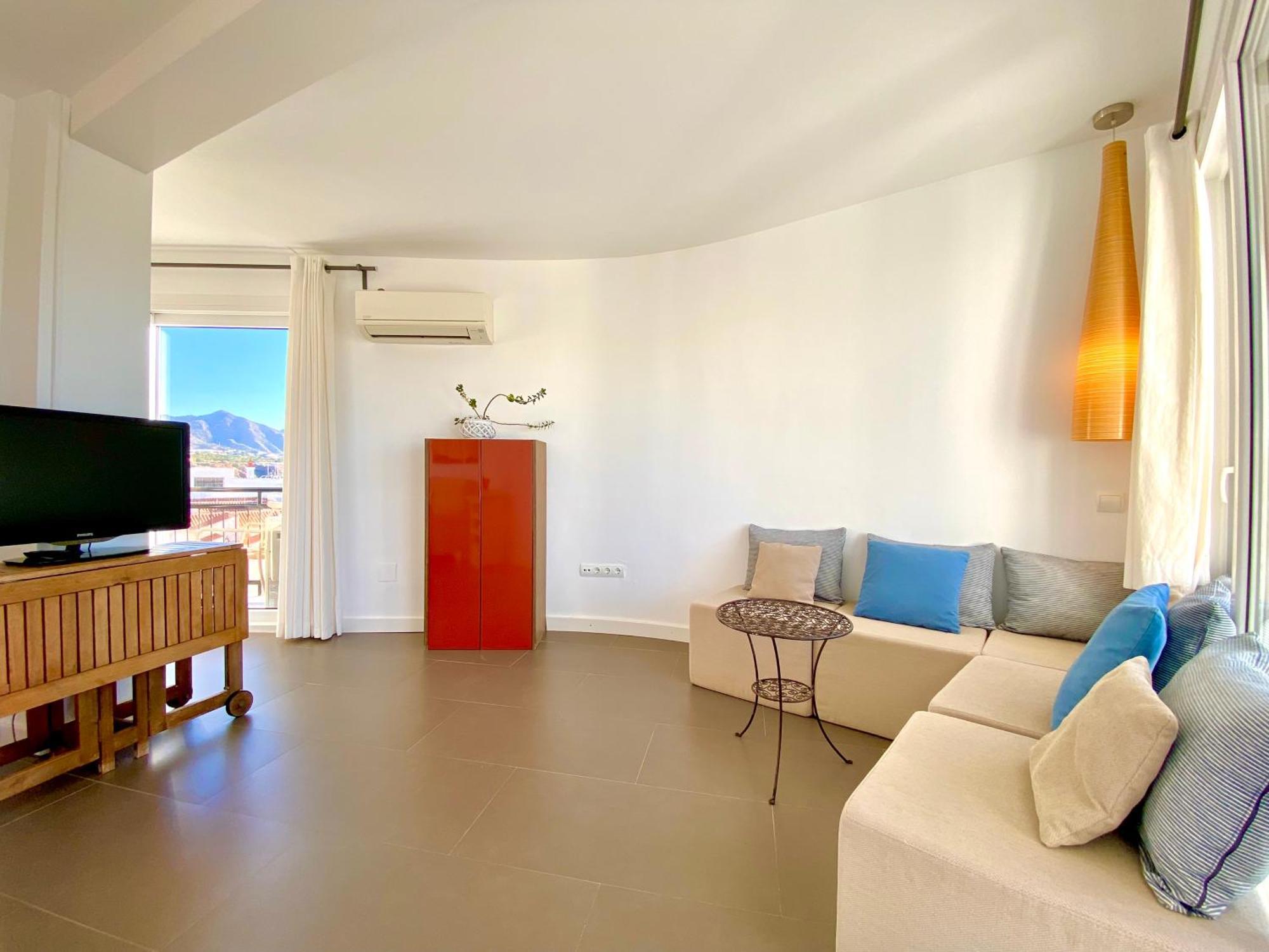 Modern Apartment Stunning Sea Views And Pool نيرخا المظهر الخارجي الصورة