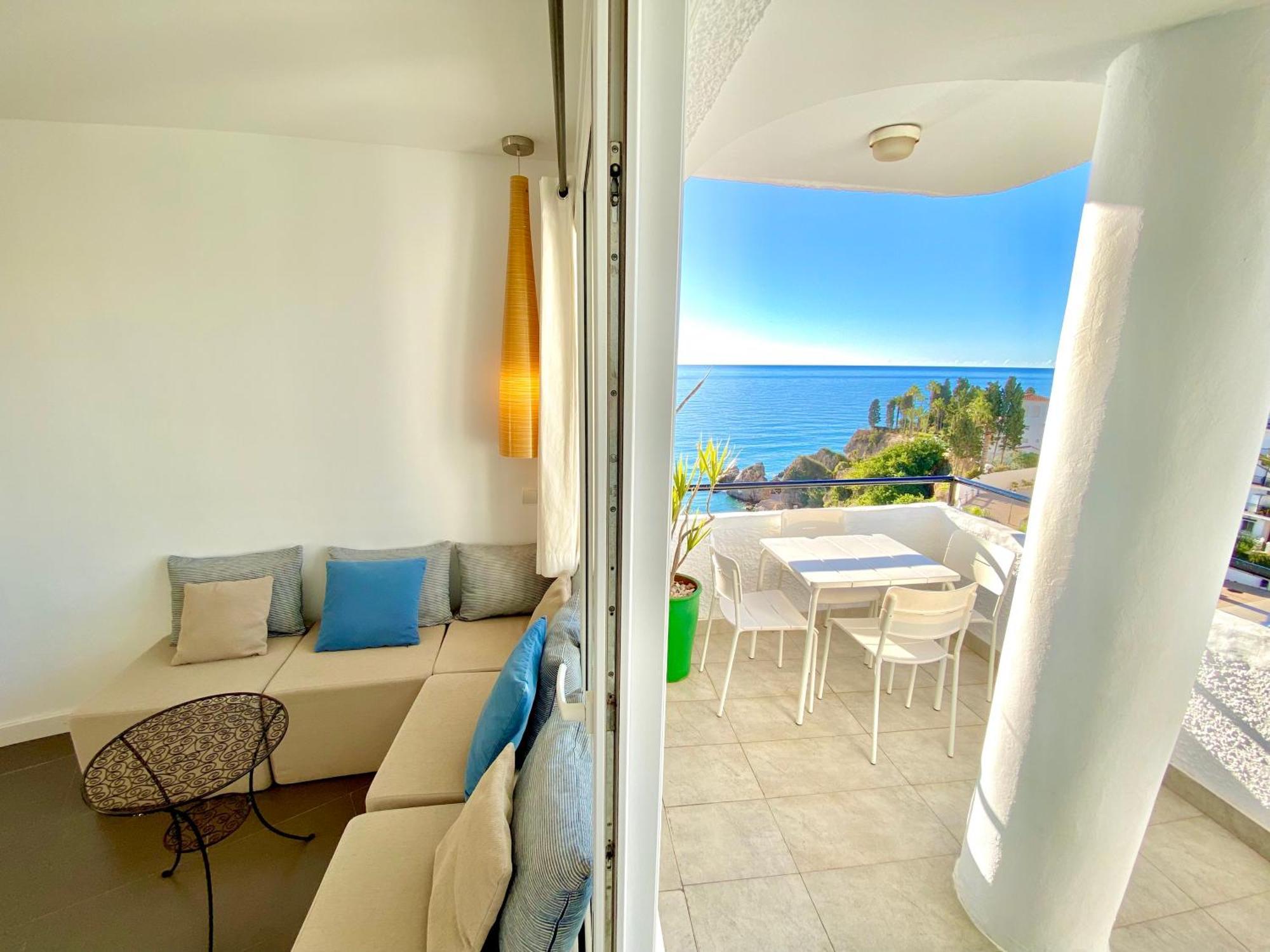 Modern Apartment Stunning Sea Views And Pool نيرخا المظهر الخارجي الصورة